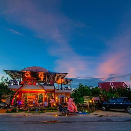 Fullhouse Resort Mae Suai Exteriör bild