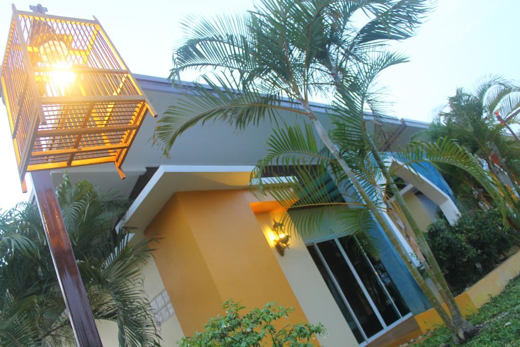 Fullhouse Resort Mae Suai Rum bild