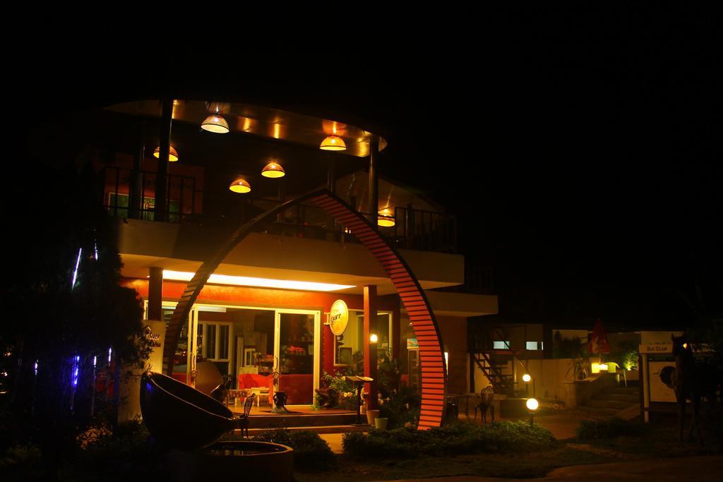 Fullhouse Resort Mae Suai Rum bild